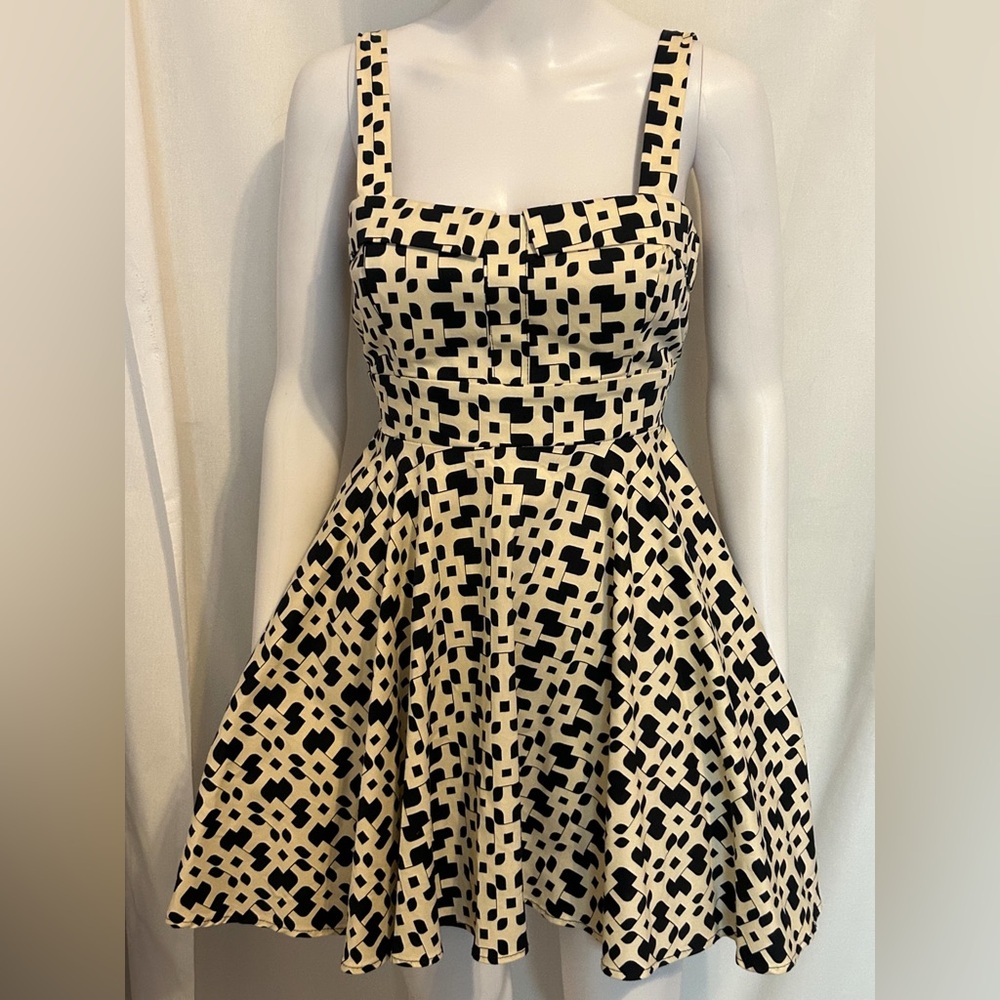 Retro Mod Sz M Black & Cream Geometric Print A Line Dress Pinup Vintage Inspired - Picture 2 of 8